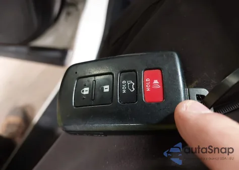 2015 Toyota Highlander Xle V6 z USA, uszkodzony, nr VIN 5TDJKRFH8FS208200